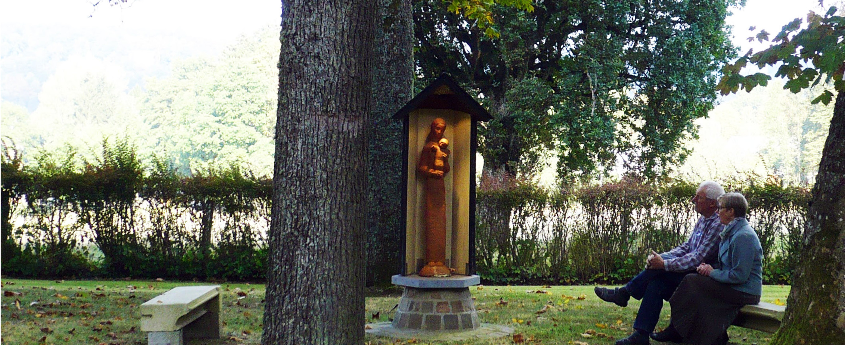 Vierge parc Foyer de charité de Spa Nivezé